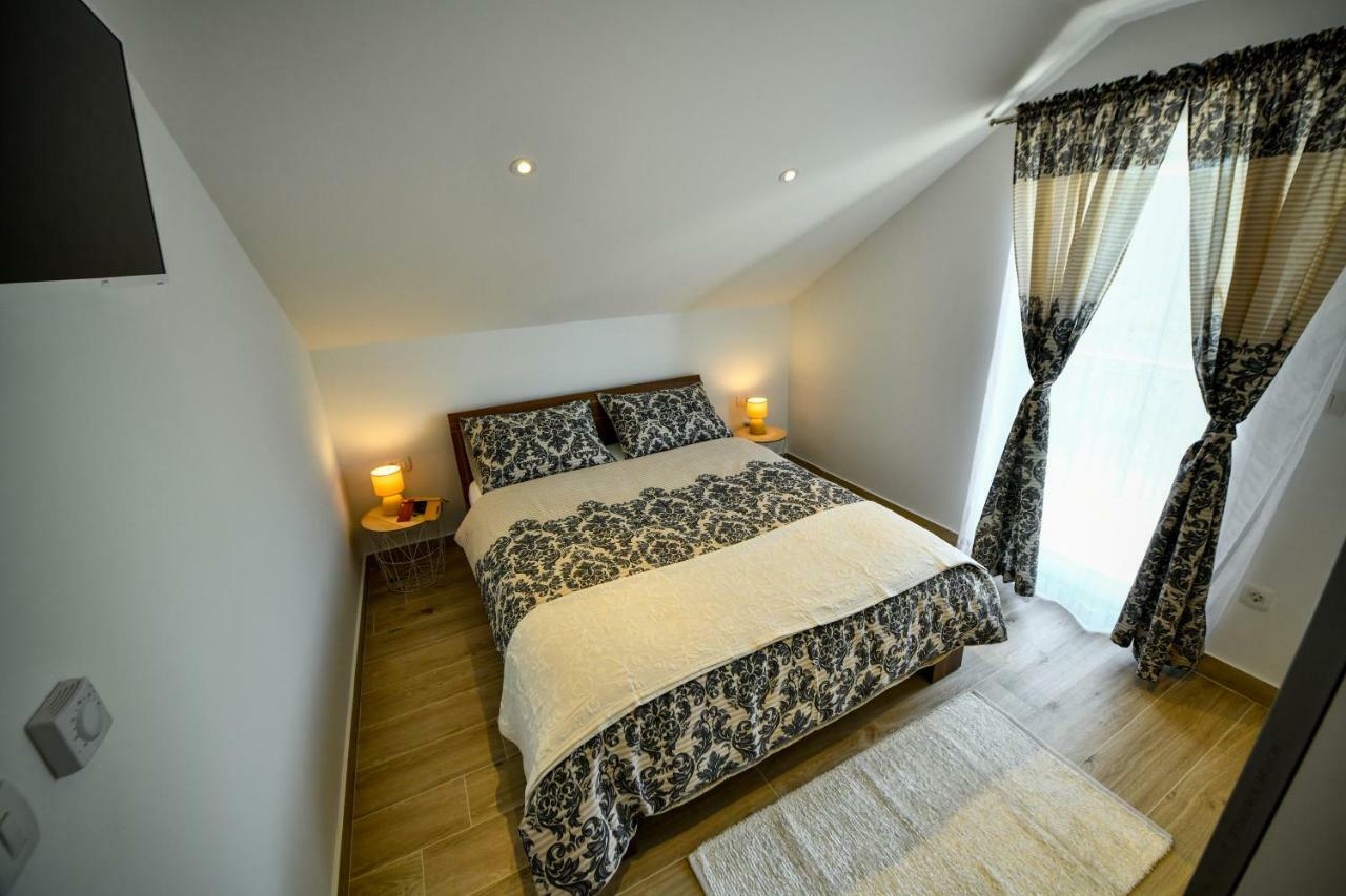 Cambi Lux Apartment Otok  ภายนอก รูปภาพ