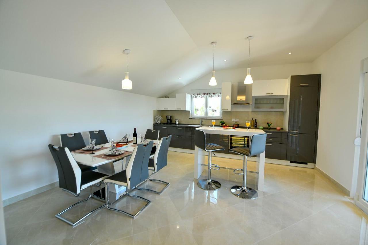 Cambi Lux Apartment Otok  ภายนอก รูปภาพ